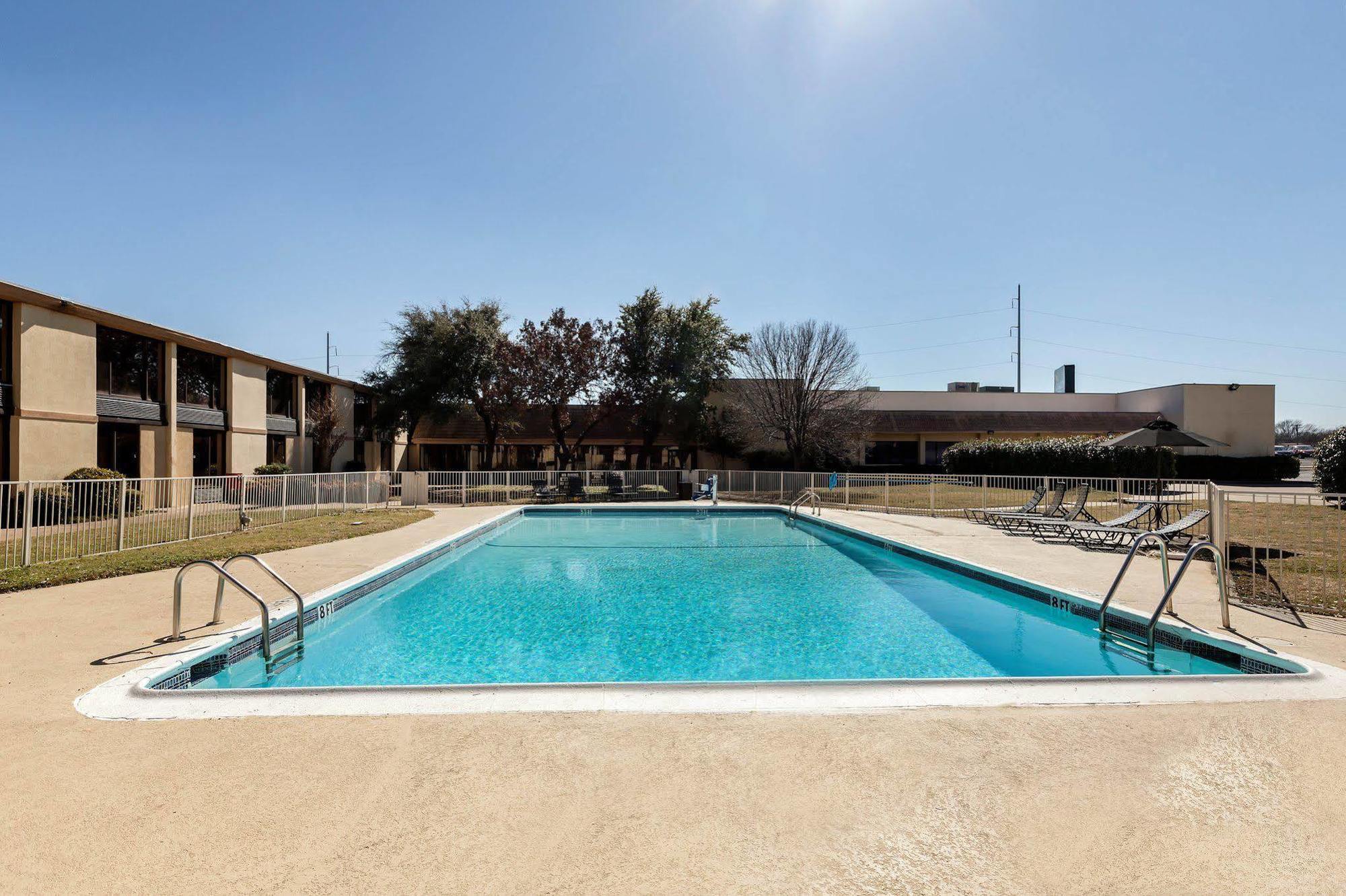 Rodeway Inn Duncanville Esterno foto