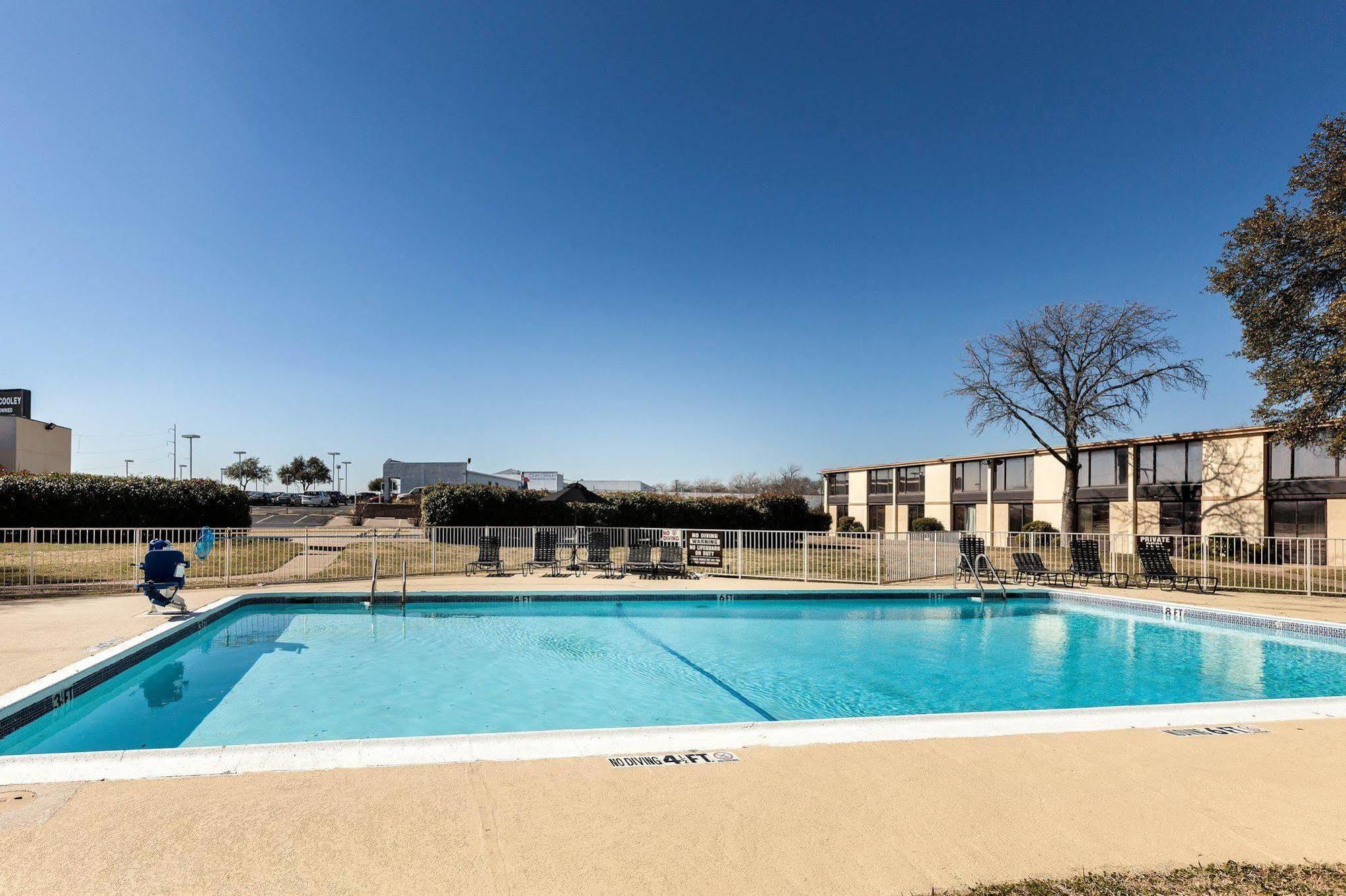 Rodeway Inn Duncanville Esterno foto