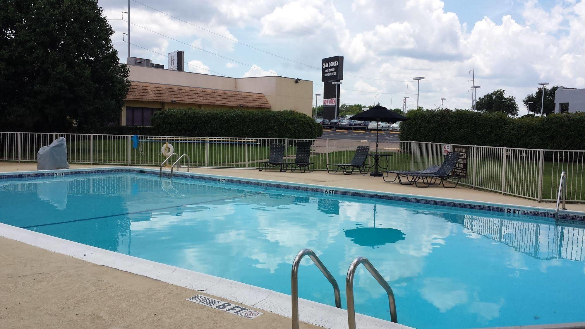 Rodeway Inn Duncanville Esterno foto